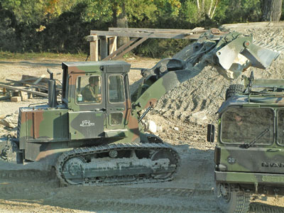 Planierraupe beim Ladevorgang!